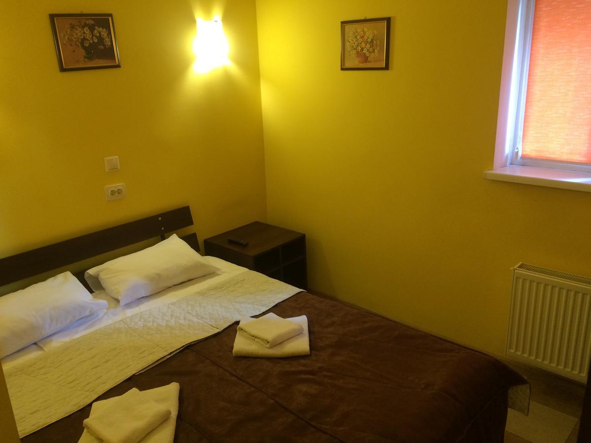 Hotel Travel Лвив Екстериор снимка