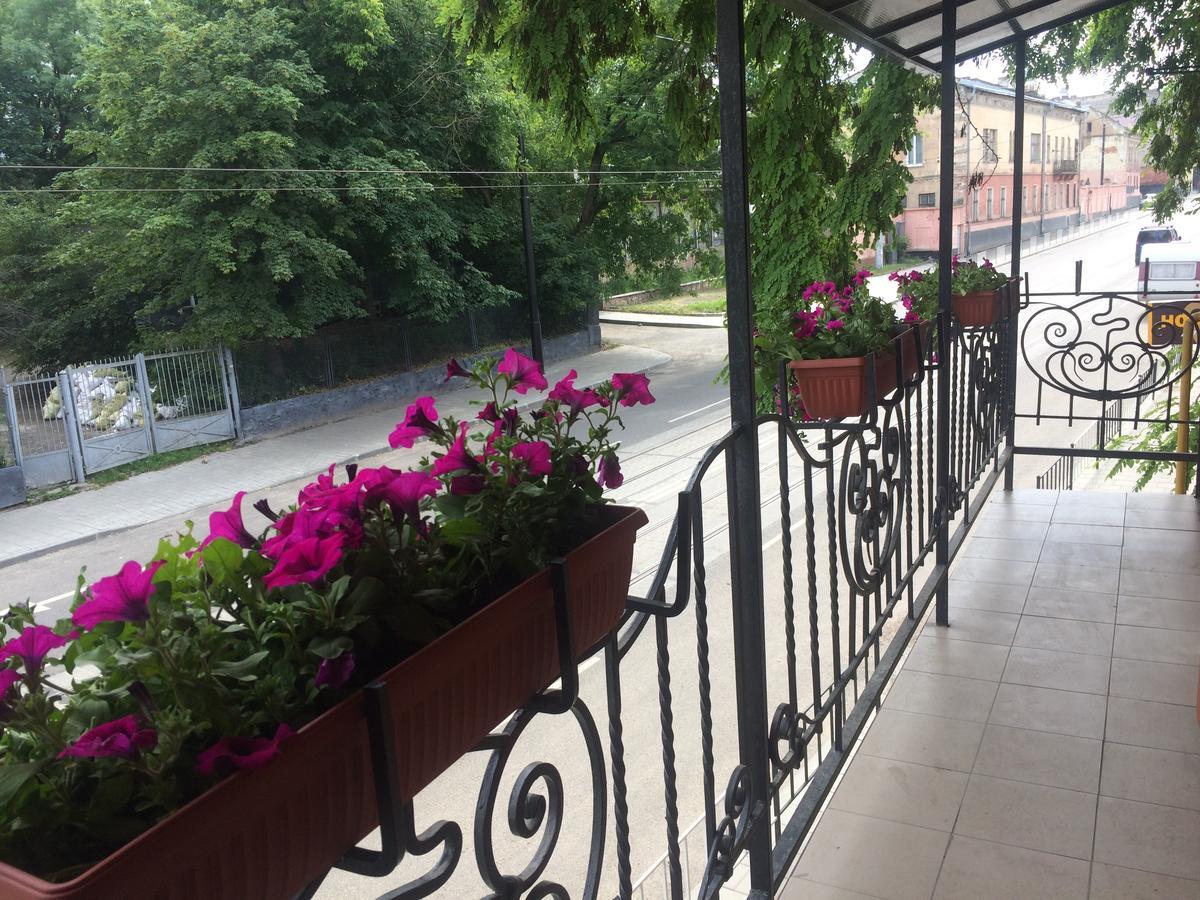 Hotel Travel Лвив Екстериор снимка